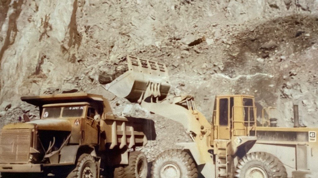 Engins d’extraction sur le site de Bellegarde-en-Forez